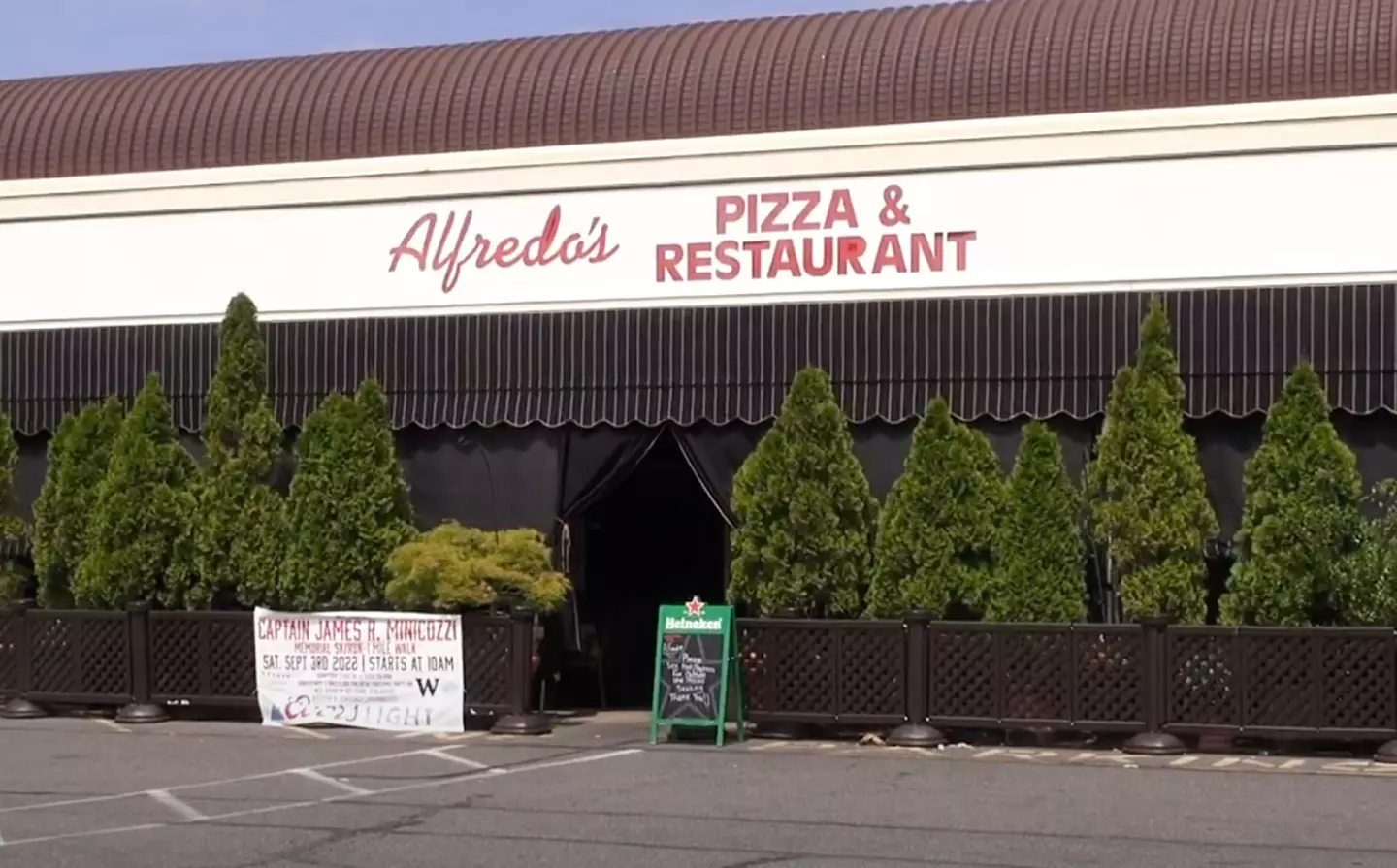 Restaurant sued customer over huge $3,000 tip he left on $13 meal