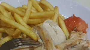Restaurant Manager Hits Back After Kids Served Chicken And Chips On Christmas Day