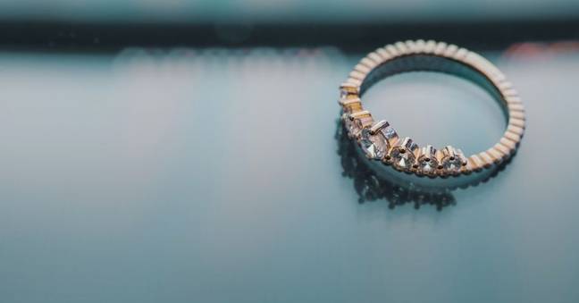 The Redditor explained that selling the ring was the only way she could pay off the wedding loans. (Credit: Pexels)