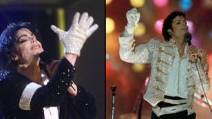 迈克尔·杰克逊（Michael Jackson）的密友说，她知道辛格戴着白手套的原因