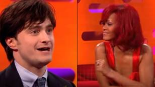 丹尼尔·拉德克利夫（Daniel Radcliffe）在蕾哈娜（Rihanna）旁边做“最讨厌的事情”