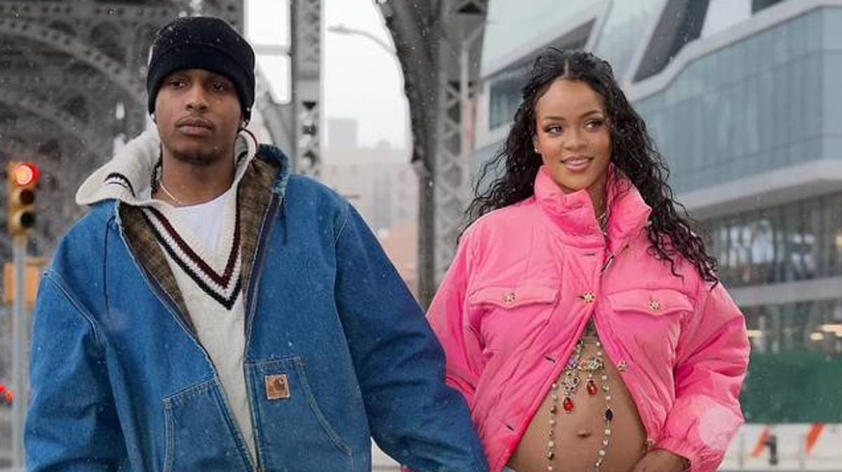 Pregnant Rihanna Holds Beau A$AP Rocky's Hands & Close The Deal With A Kiss  At Louis Vuitton's Show - The Rapper Indeed Makes Her Feel 'Like She's The  Only Girl In The