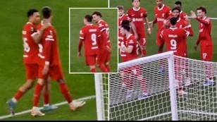 Footage shows how Liverpool players reacted to Darwin Nunez' open goal miss