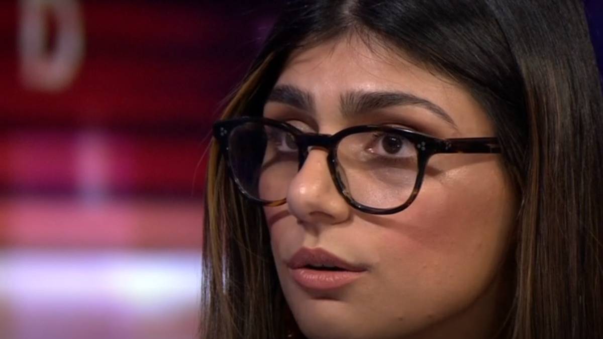 Mia Khalifa Reveals She Was Disowned By Her Family When She Went Into Adult  Films - LADbible