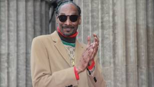 Snoop Dogg将Kanye West的新Yeezy滑梯与“监狱拖鞋”进行了比较