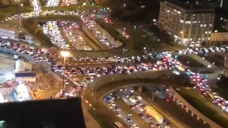 Record-Breaking 438-Mile Traffic Jam In Paris As People Flee Ahead Of ...