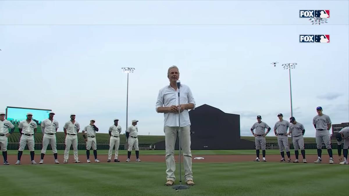 Kevin Costner returns to the cornfield for the 'Field of Dreams