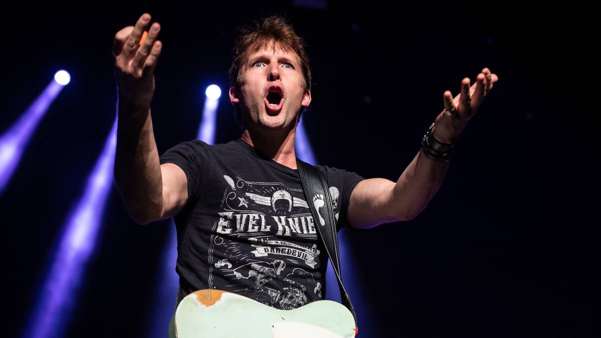 James Blunt: 'The first time I crowdsurfed, I fell flat on the floor', James Blunt