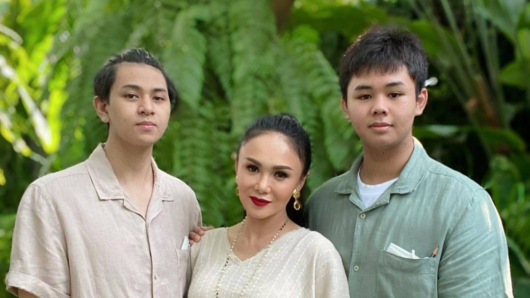 1080px x 607px - Indonesian Popstar Yuni Shara Watches Porn With Sons To Educate Them
