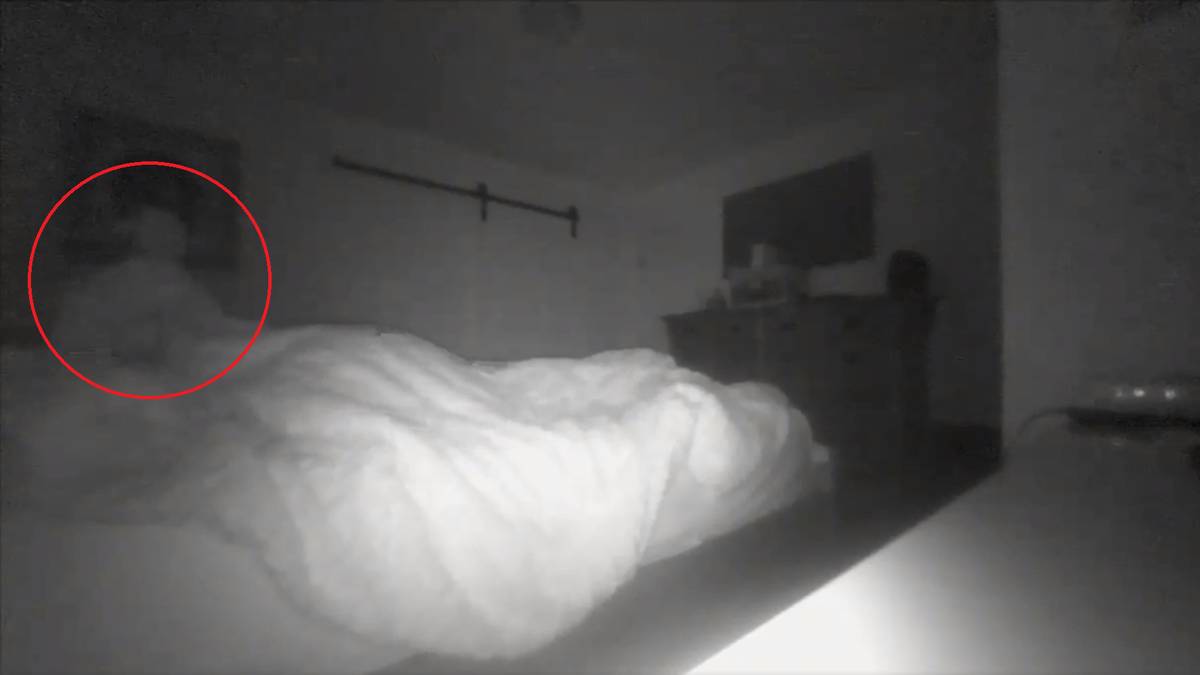 Video Footage Shows Ghost Moving Around In Sleeping Mans Bedroom Ladbible