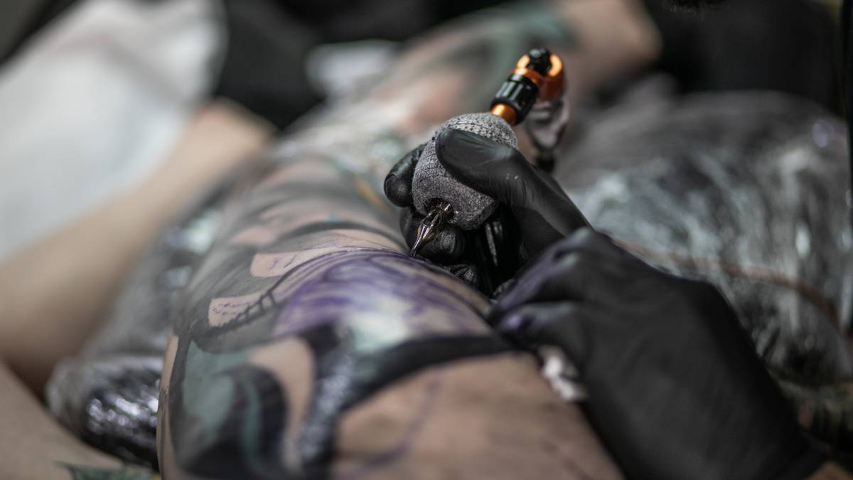 Particles from tattoo needles found in lymph nodes