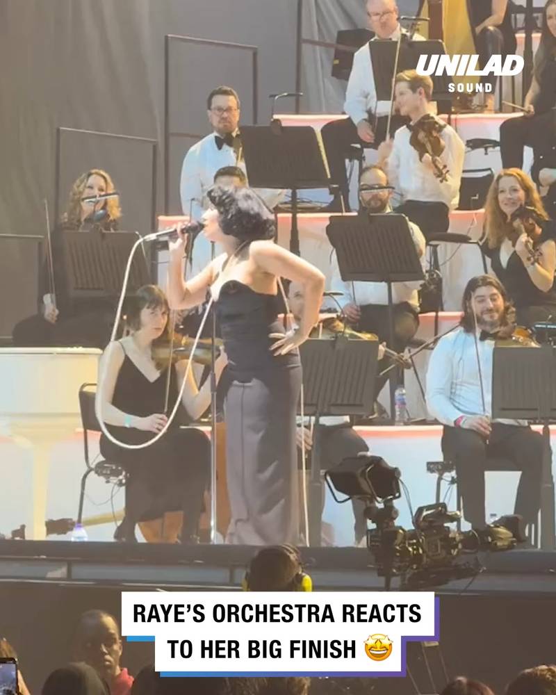 Raye's Orchestra Reacts To Her Big Finish