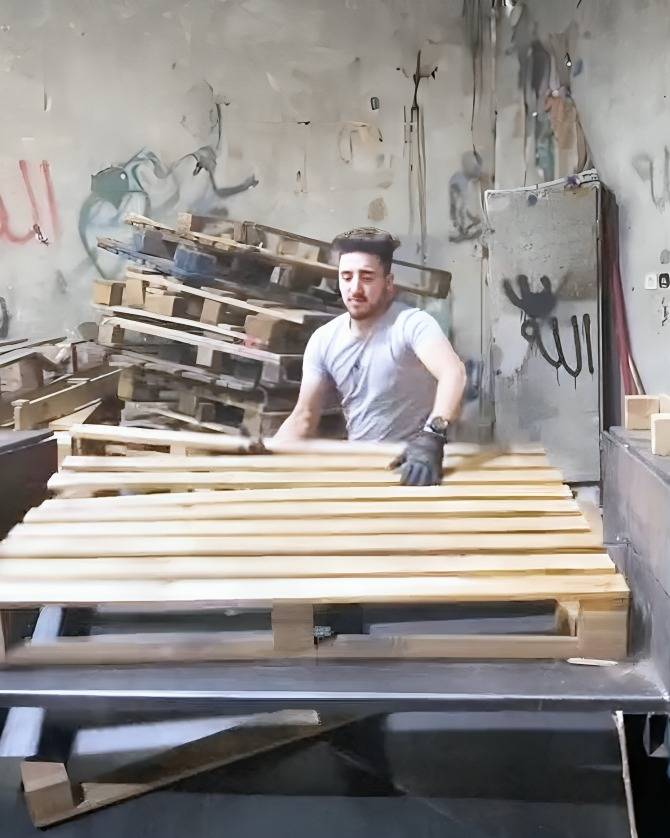 CEO Of Dismantling Wooden Pallets