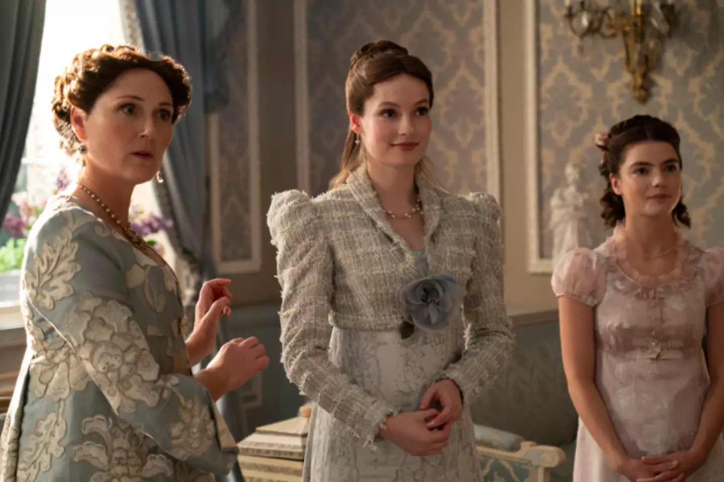 The third season sees Hyacinth alongside older sister Francesca and mother Violet. (Netflix)