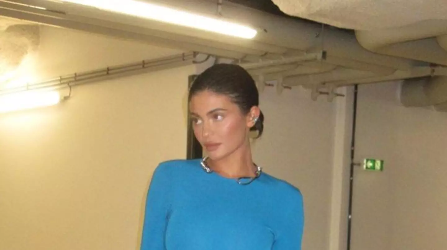 Kylie Jenner modeled her necklace.