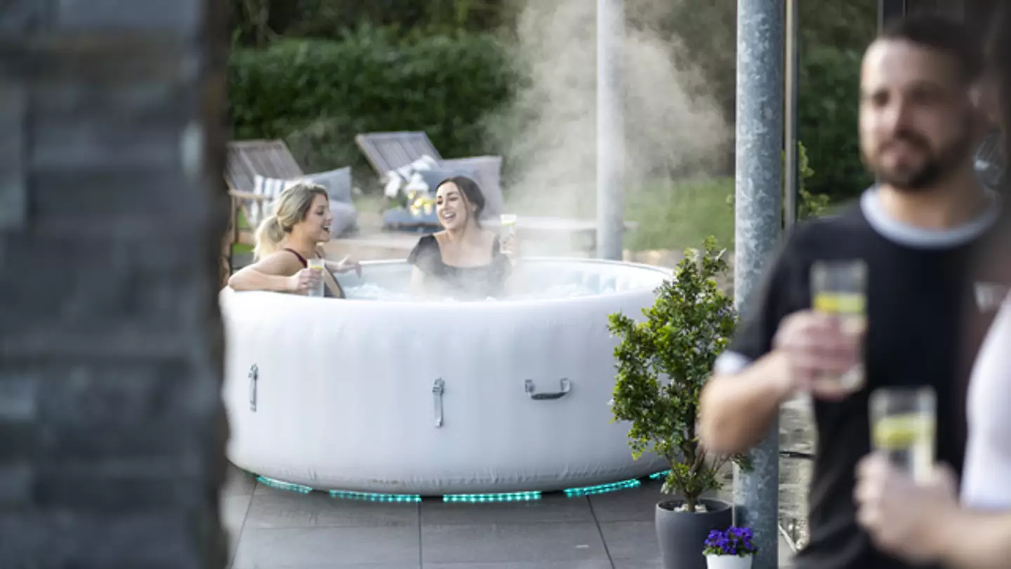 It can cost as low as £11.27 to run your Lay-Z-Spa hot tub all week. (Lay-Z-Spa)
