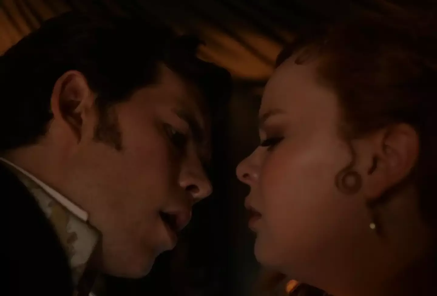 Fans have been swooning over the steamy carriage scene. (Netflix)