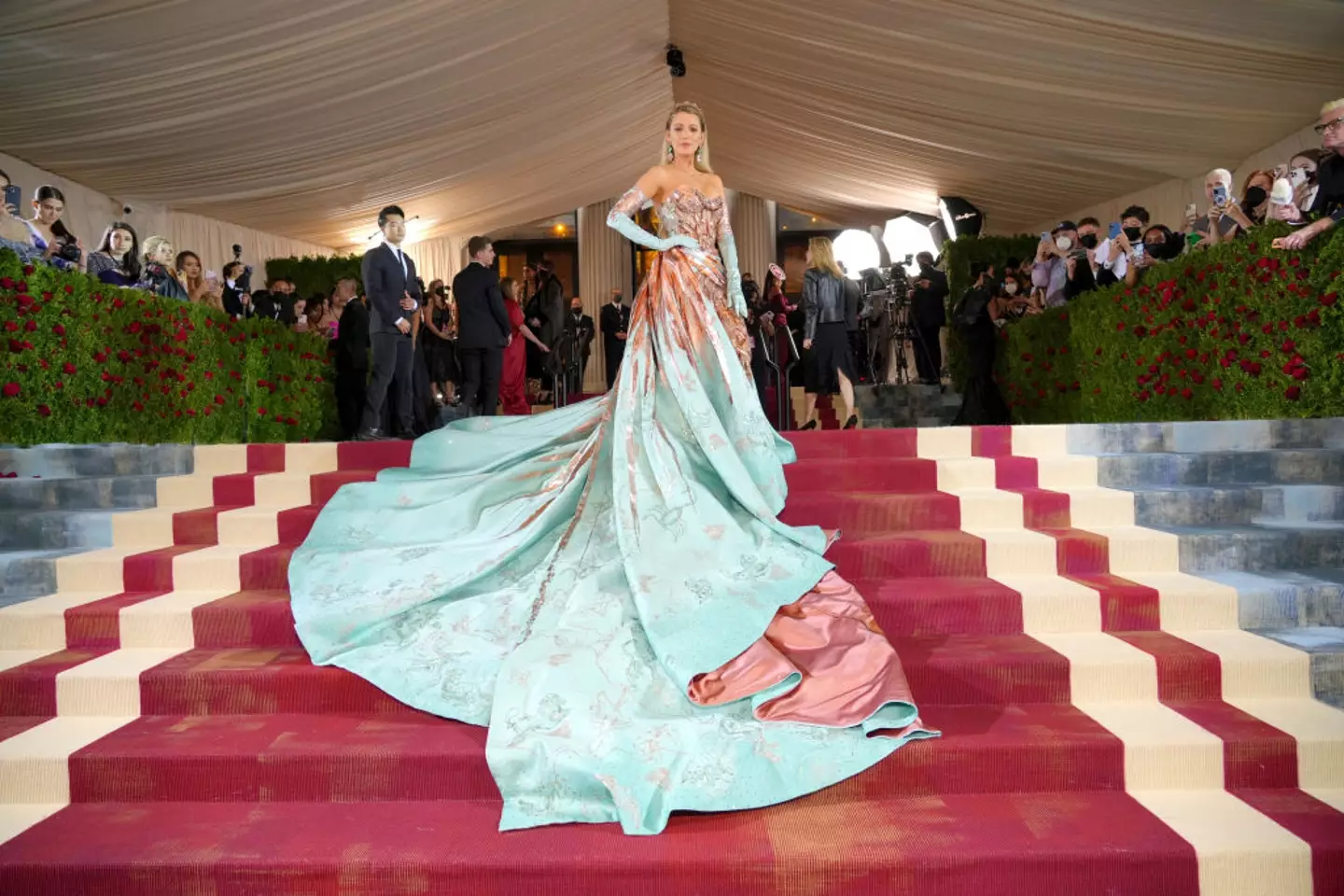 Blake Lively in Versace at the 2022 Met Gala. (Kevin Mazur/MG22/Getty Images for The Met Museum/Vogue)