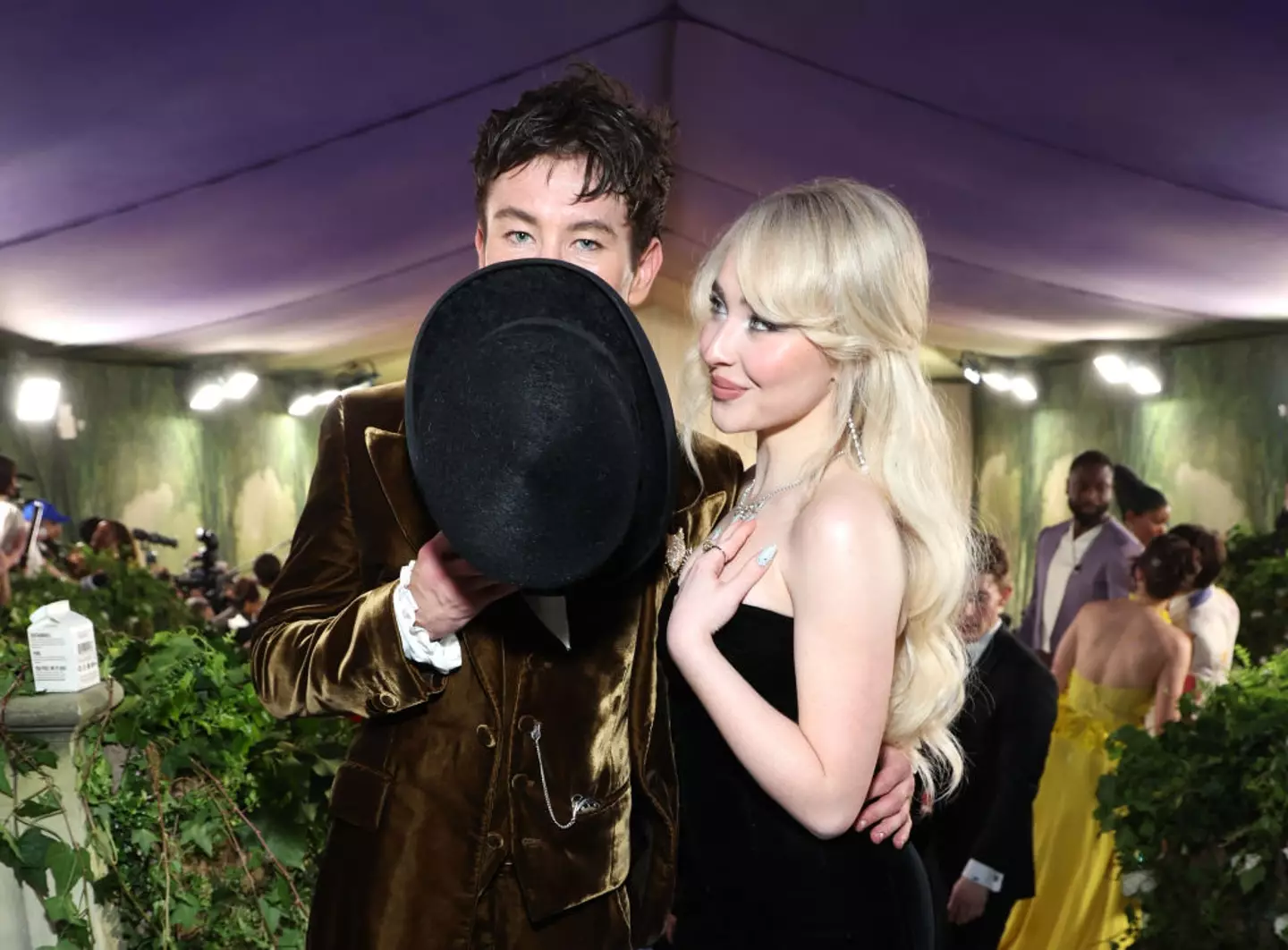 Barry Keoghan and Sabrina Carpenter. (Kevin Mazur/MG24/Getty Images for The Met Museum/Vogue)