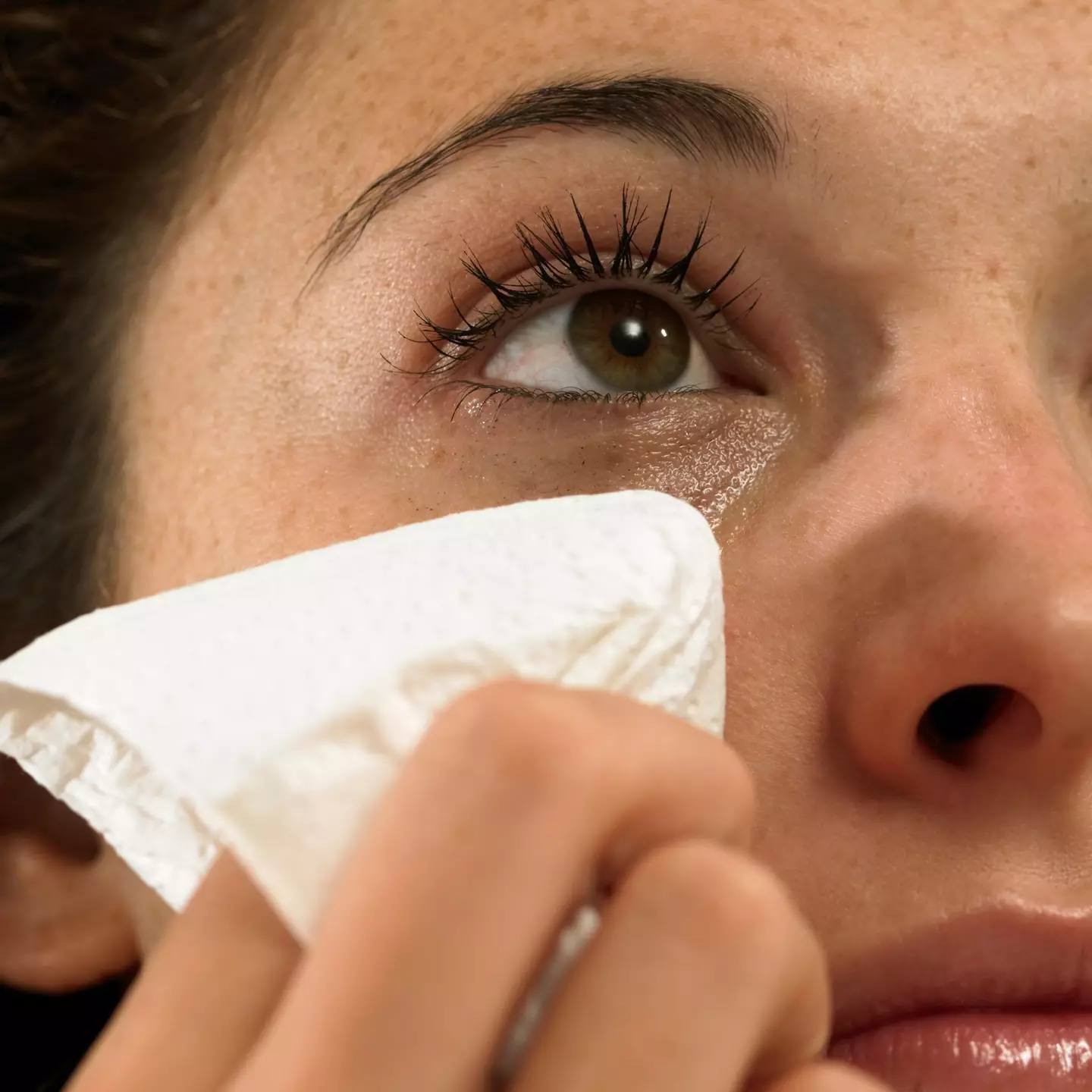 Make-up wipes may not be the best thing for your skin during festivals. (Sunny/Getty Images)