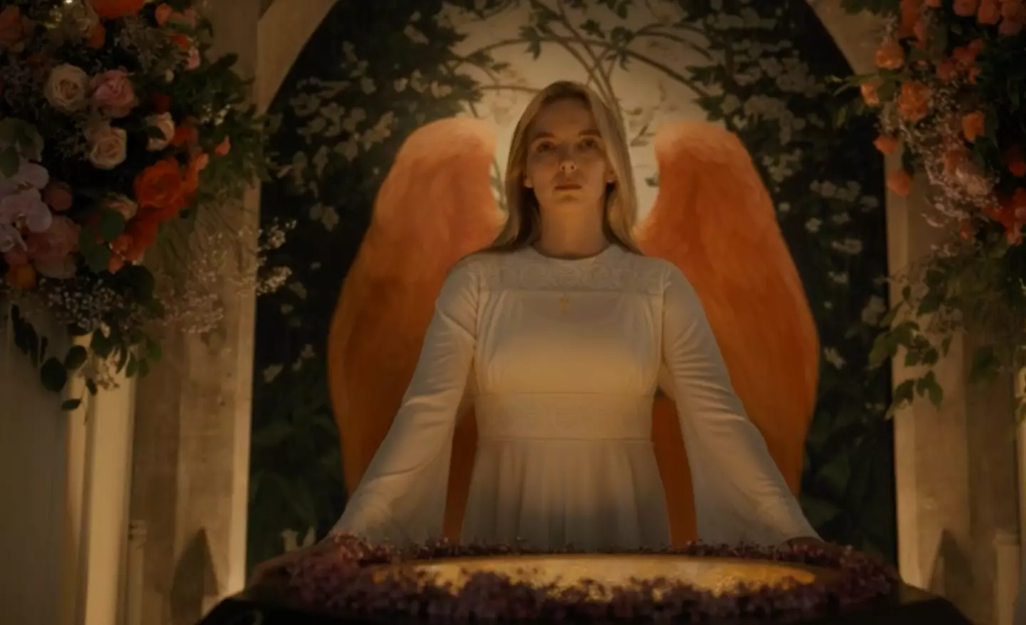 Villanelle also looks like Claire Danes' angel (