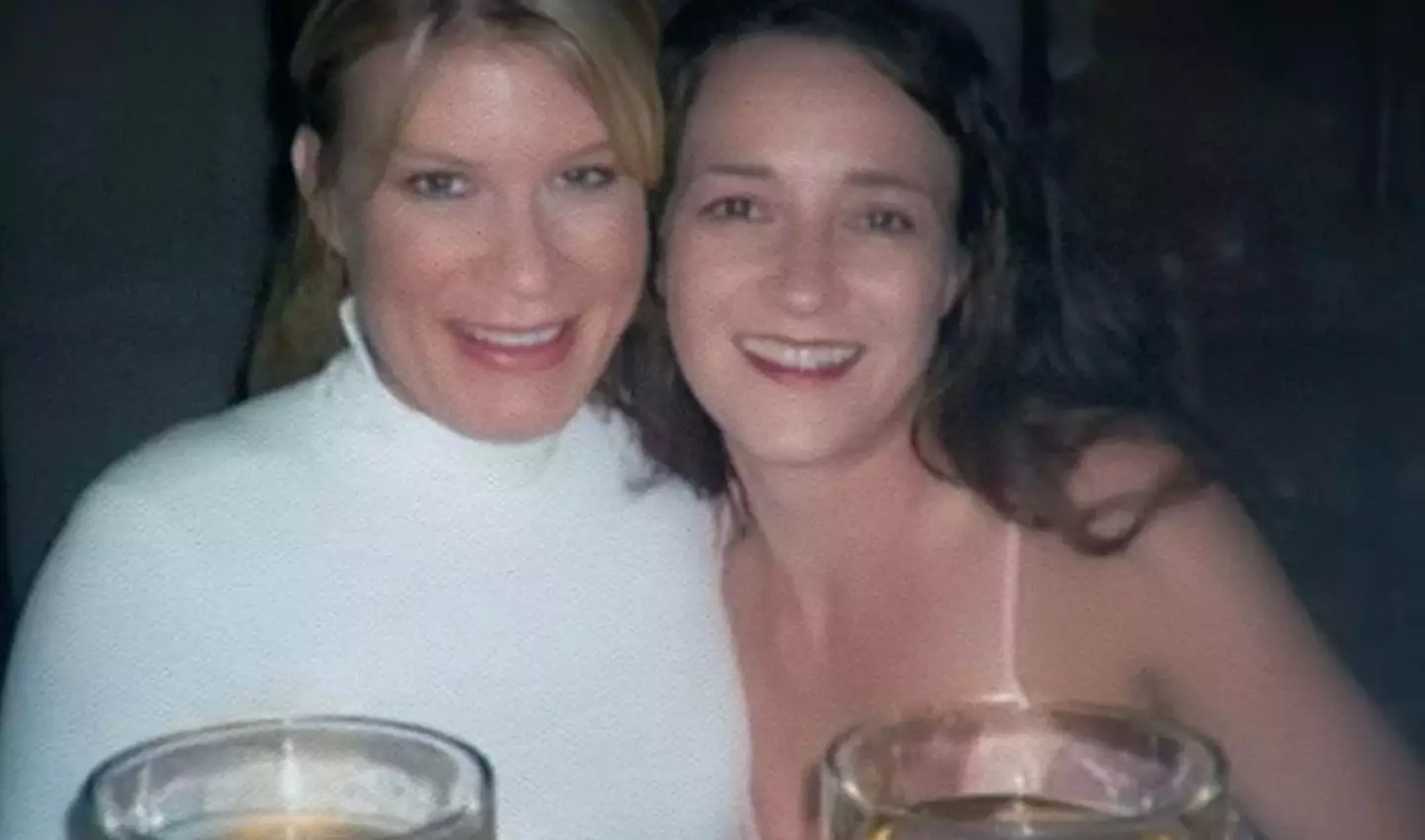 Rachel (left) pictured with roommate Janie. (Netflix/Utah Attorney District General)