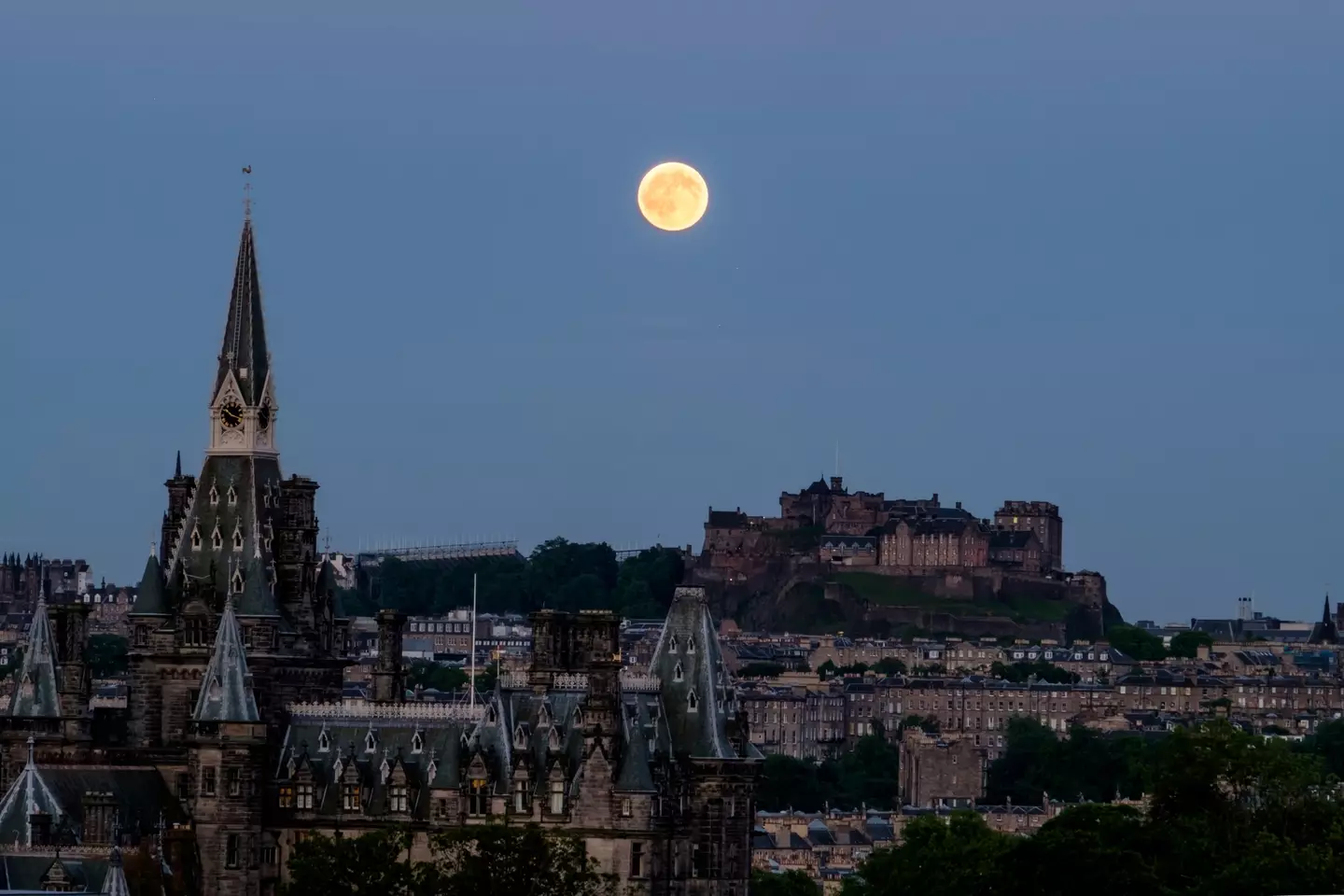 This weekend's moon will be clearest from Edinburgh. (rosn123/Getty)