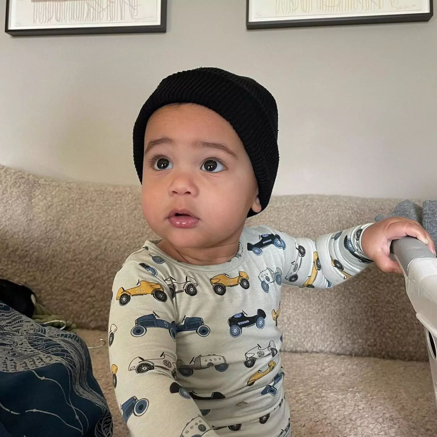 Kylie shared the first full pictures of her son's face.