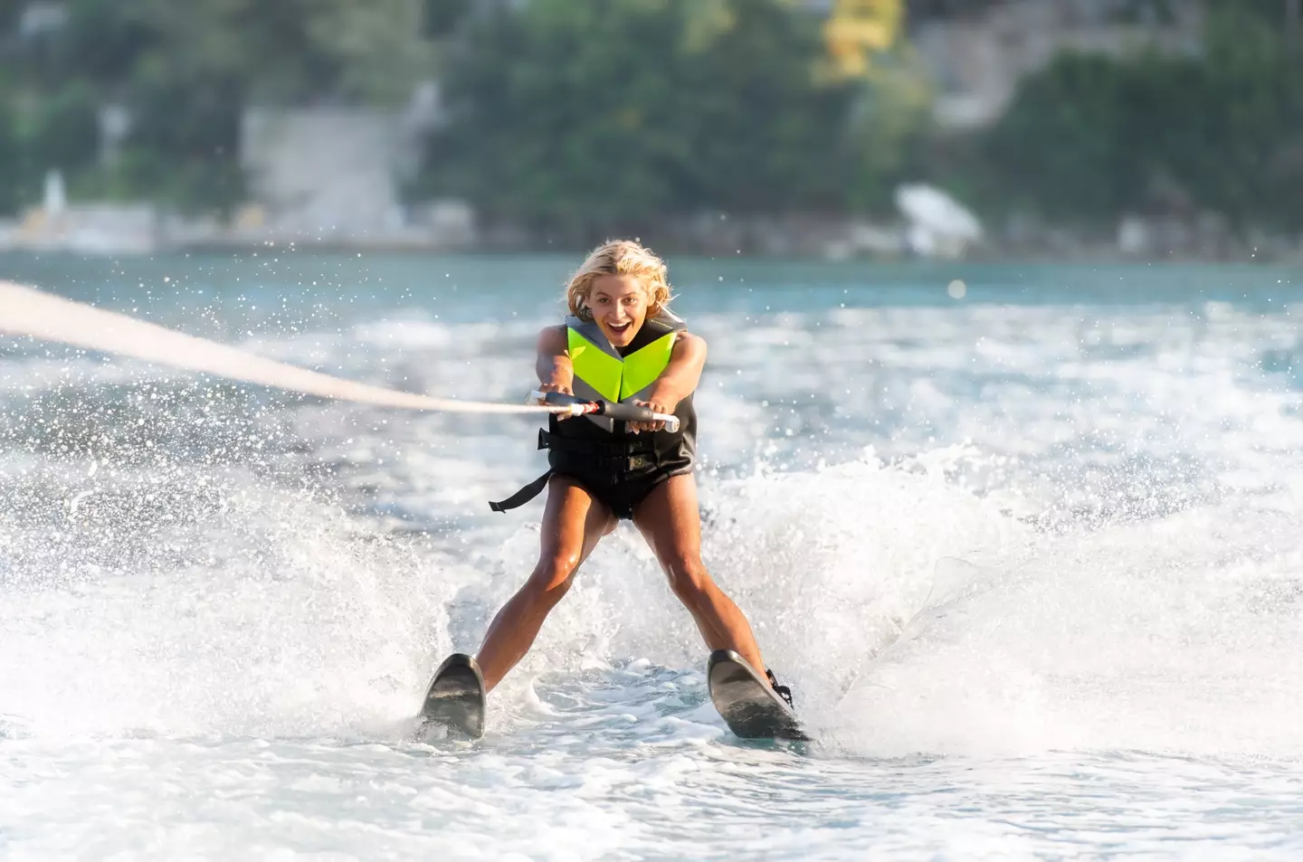 Female water-skiers can sustain similarly dangerous injuries. (fotokostic/Getty)