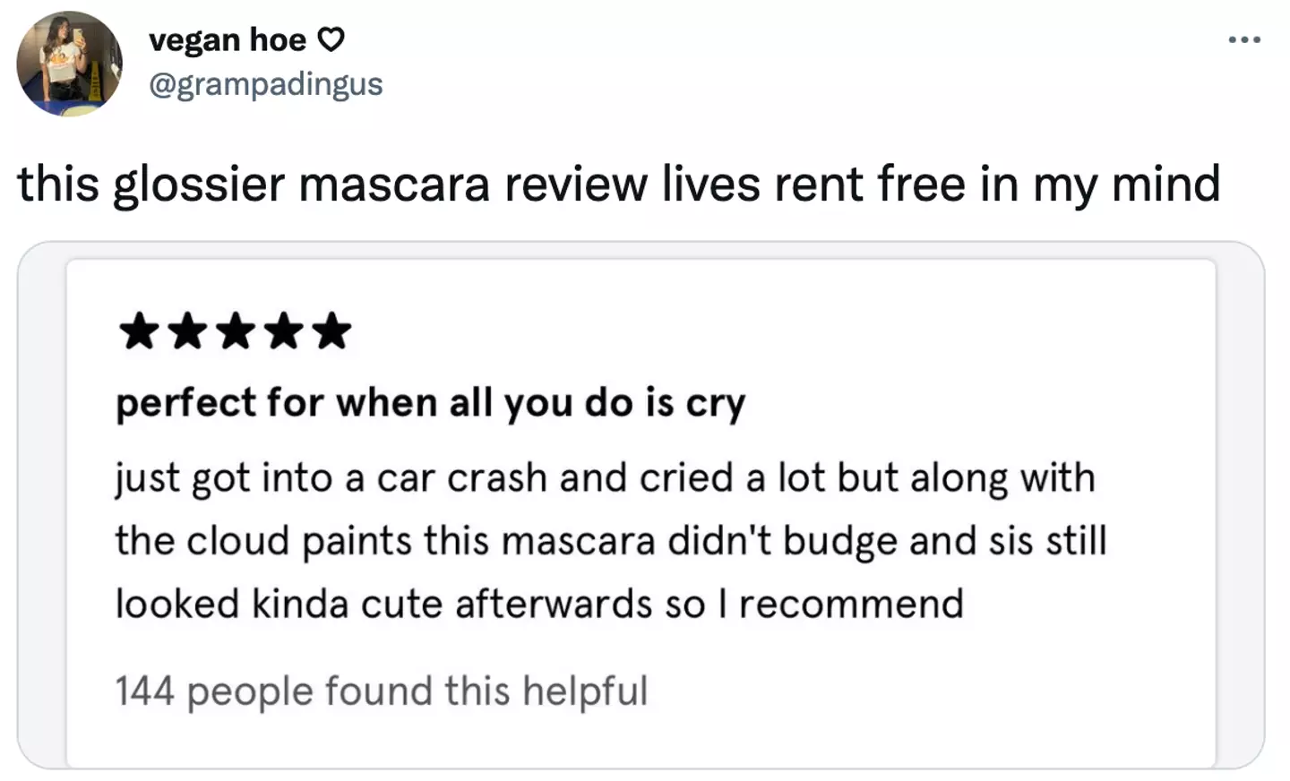 A Twitter user shared a screenshot of the review online (