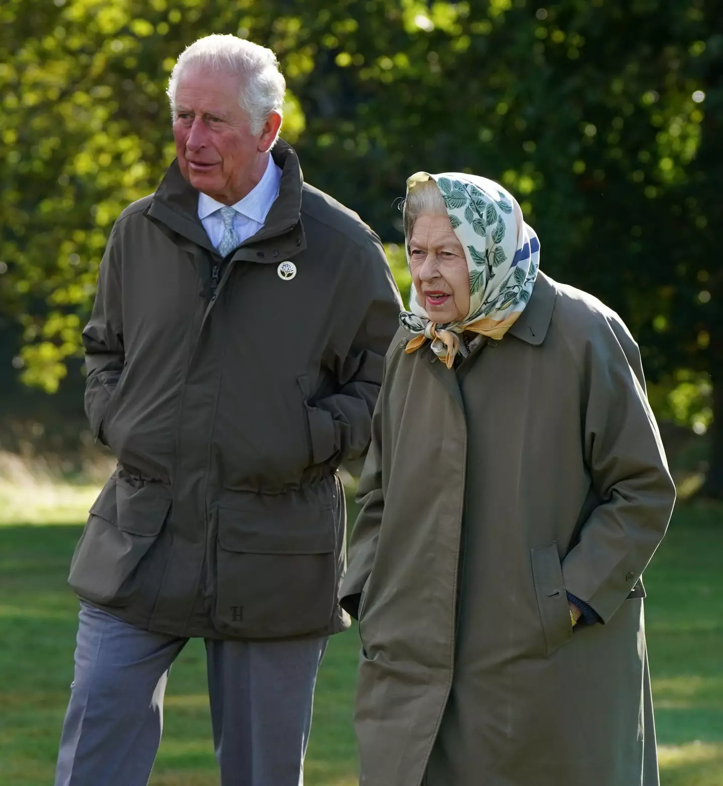 Prince Charles and the Queen (Alamy)
