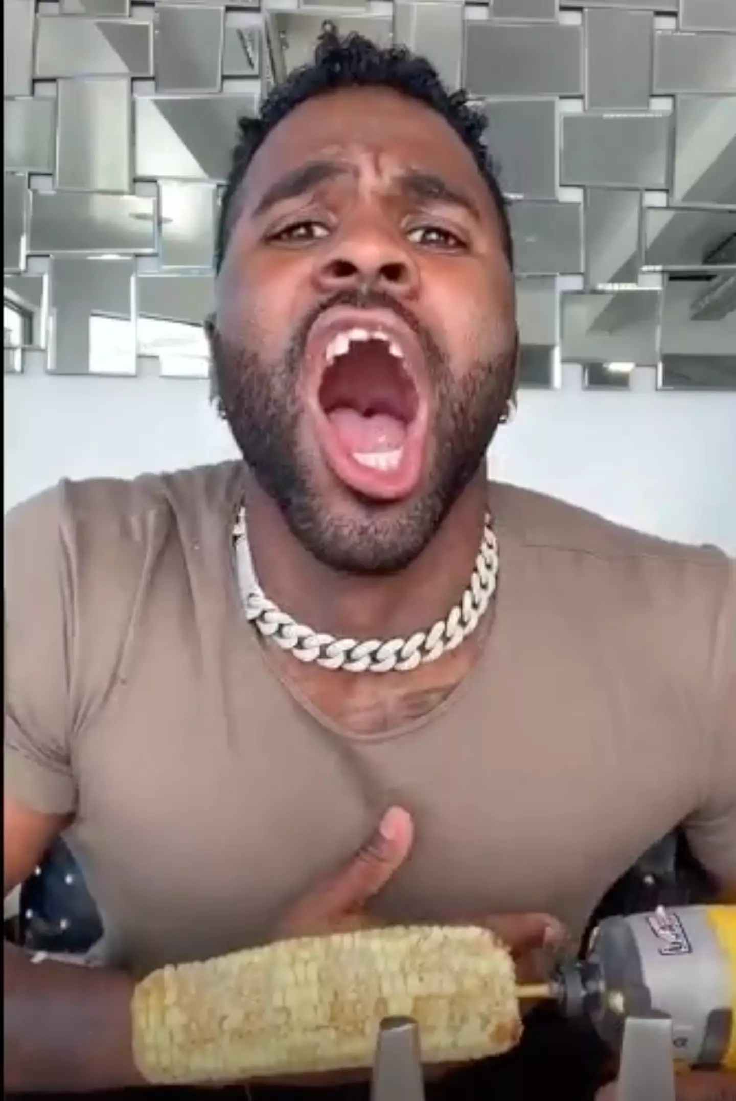 Rather predictably - he screamed in pain and pulled the power tool away to reveal that his two front teeth had been badly chipped.(Jason Derulo/TikTok)