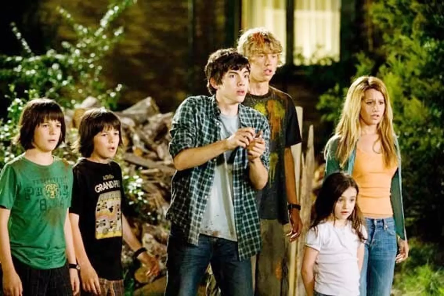 Austin Butler and Ashley Tisdale played siblings in Aliens in the Attic.