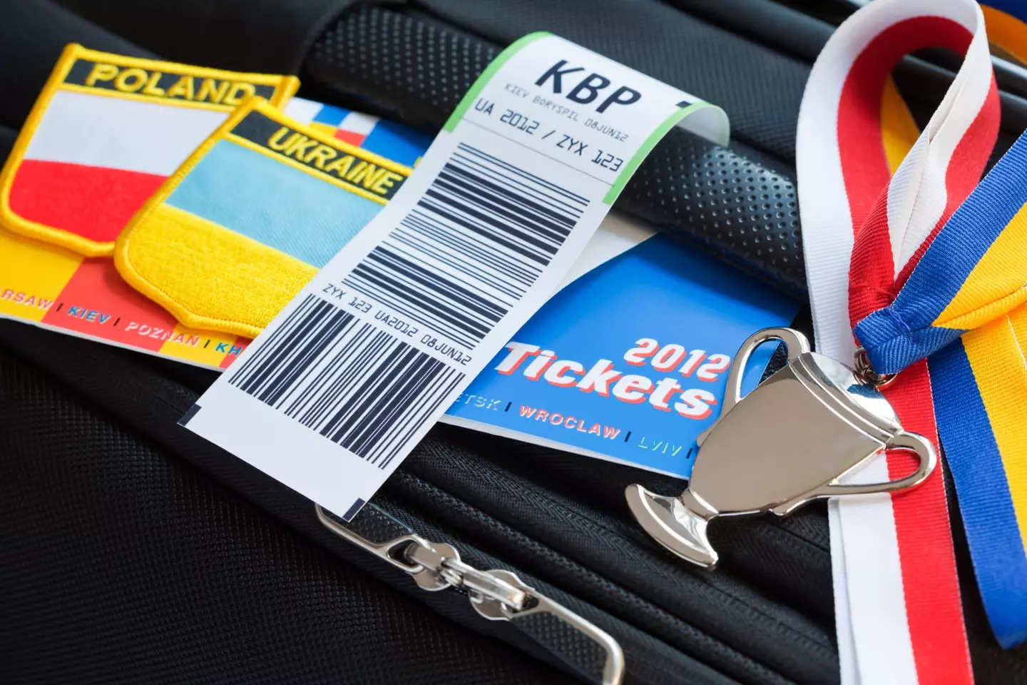 Many of us put ribbon on our baggage. (Getty Stock Photo)