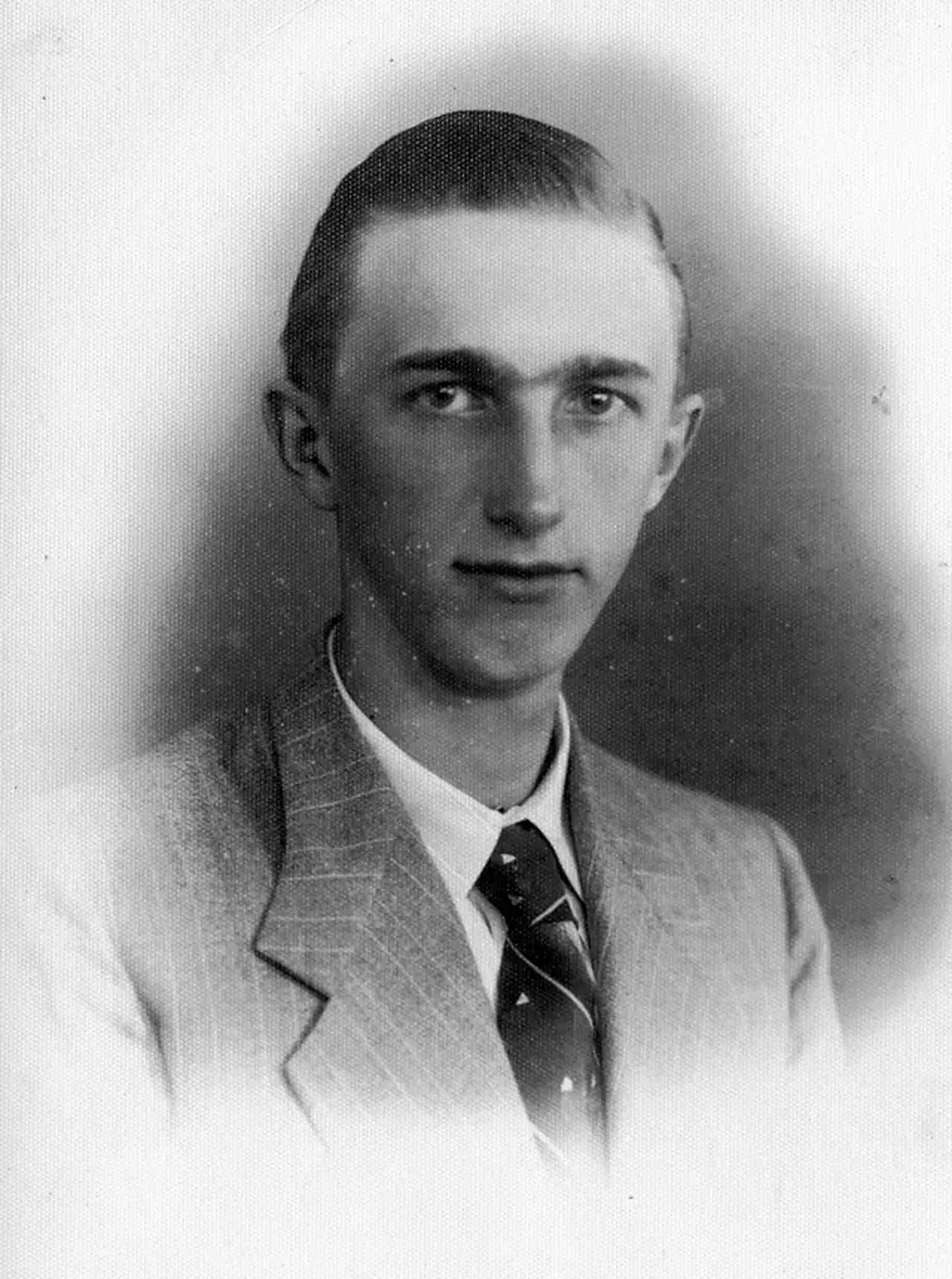 Walter Orthmann's first day of work aged 15. (Guinness World Records) 