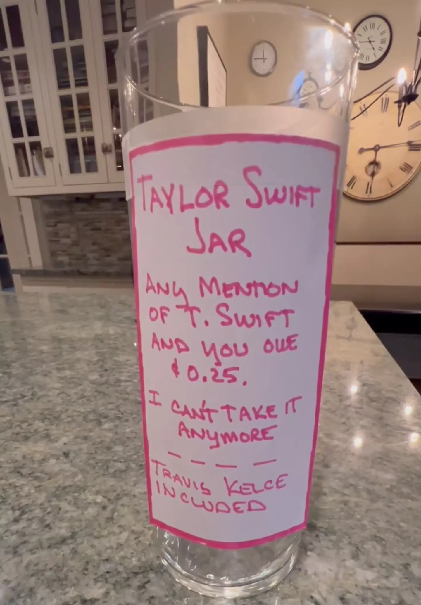 The jar required a payment of a quarter every time the singer or her boyfriend was mentioned.