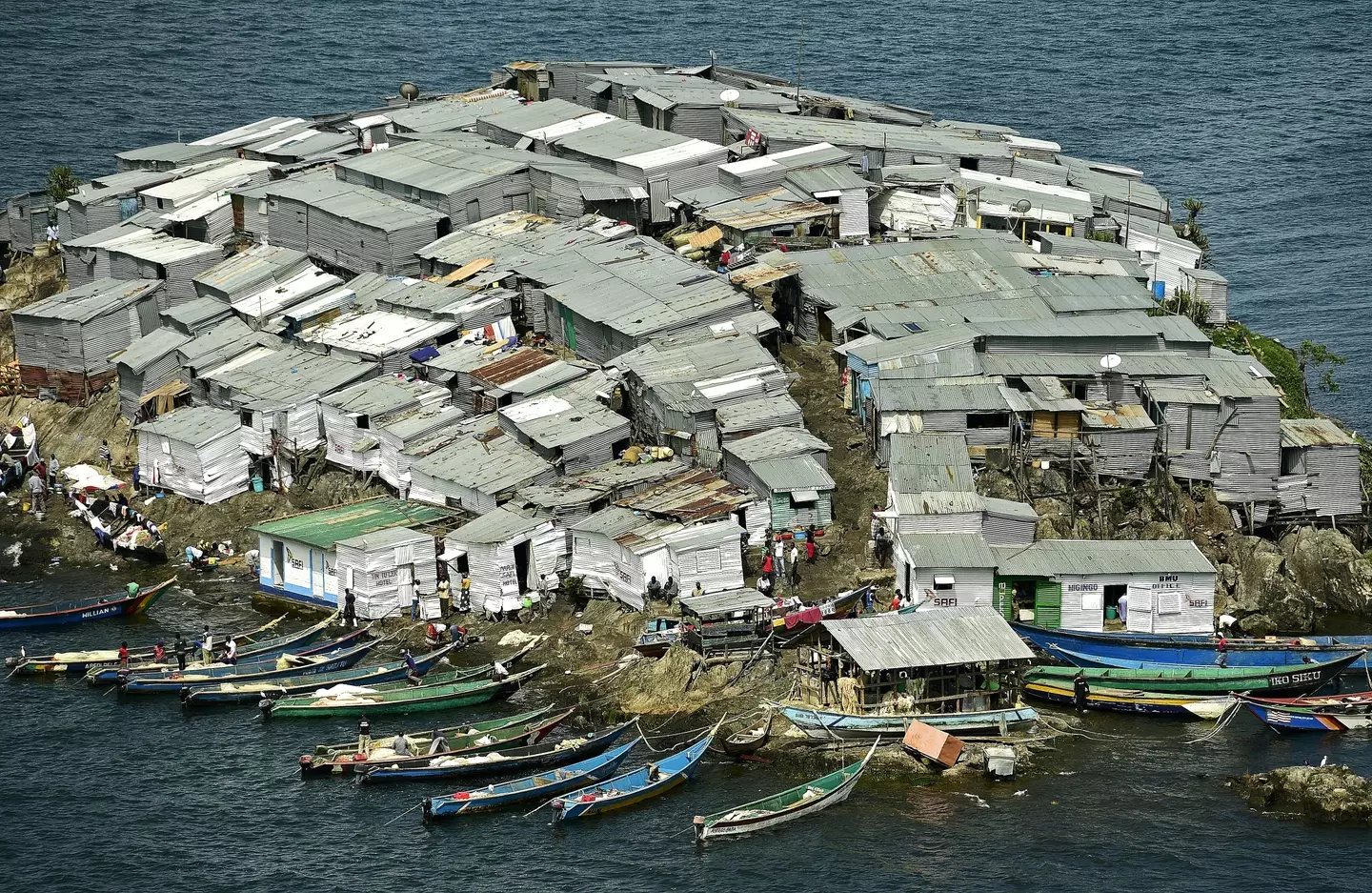 Migingo Island is home to over 500 people. (CARL DE SOUZA/AFP via Getty Images)