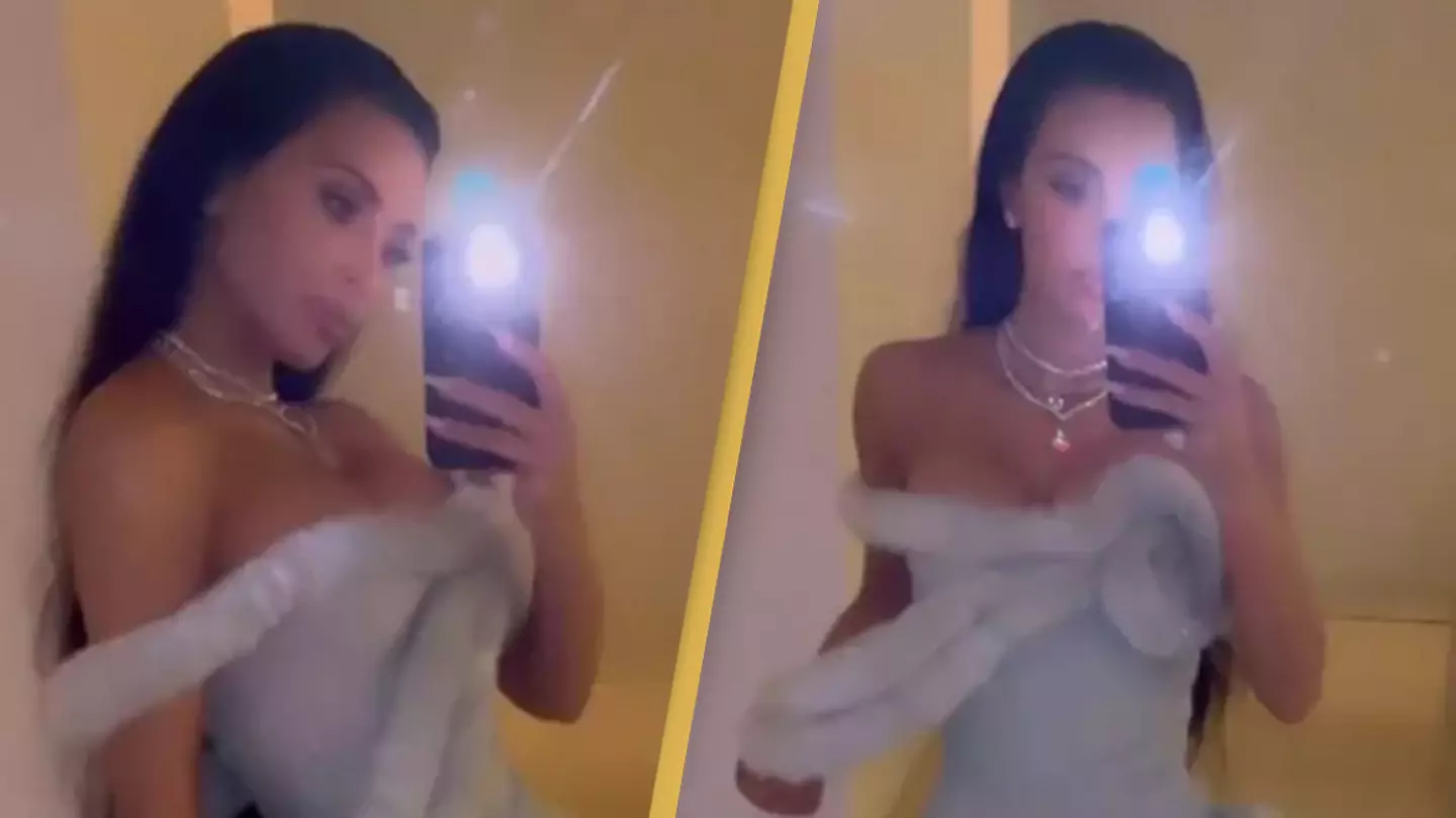Kim Kardashian confuses fans as she appears to have two thumbs in holiday snap