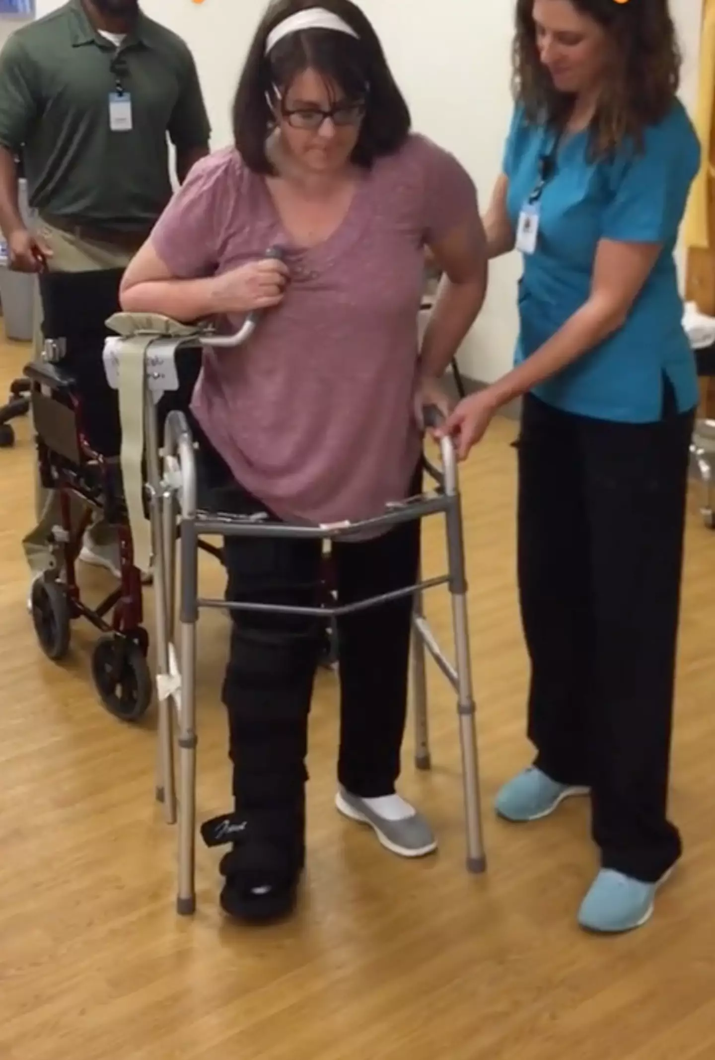 She had to learn how to walk again. (TikTok/@therapywithstephanie1)
