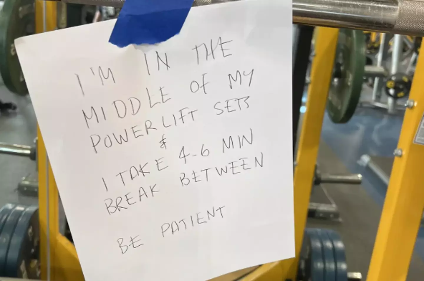 The note urged people to 'be patient'. (Reddit/u/4ArgumentsSake)