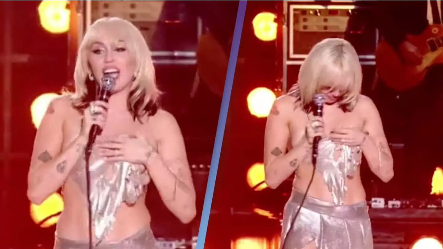 idolator on X: 🚨 MILEY'S BOOB JUST POPPED OUT ON LIVE TV AT THE