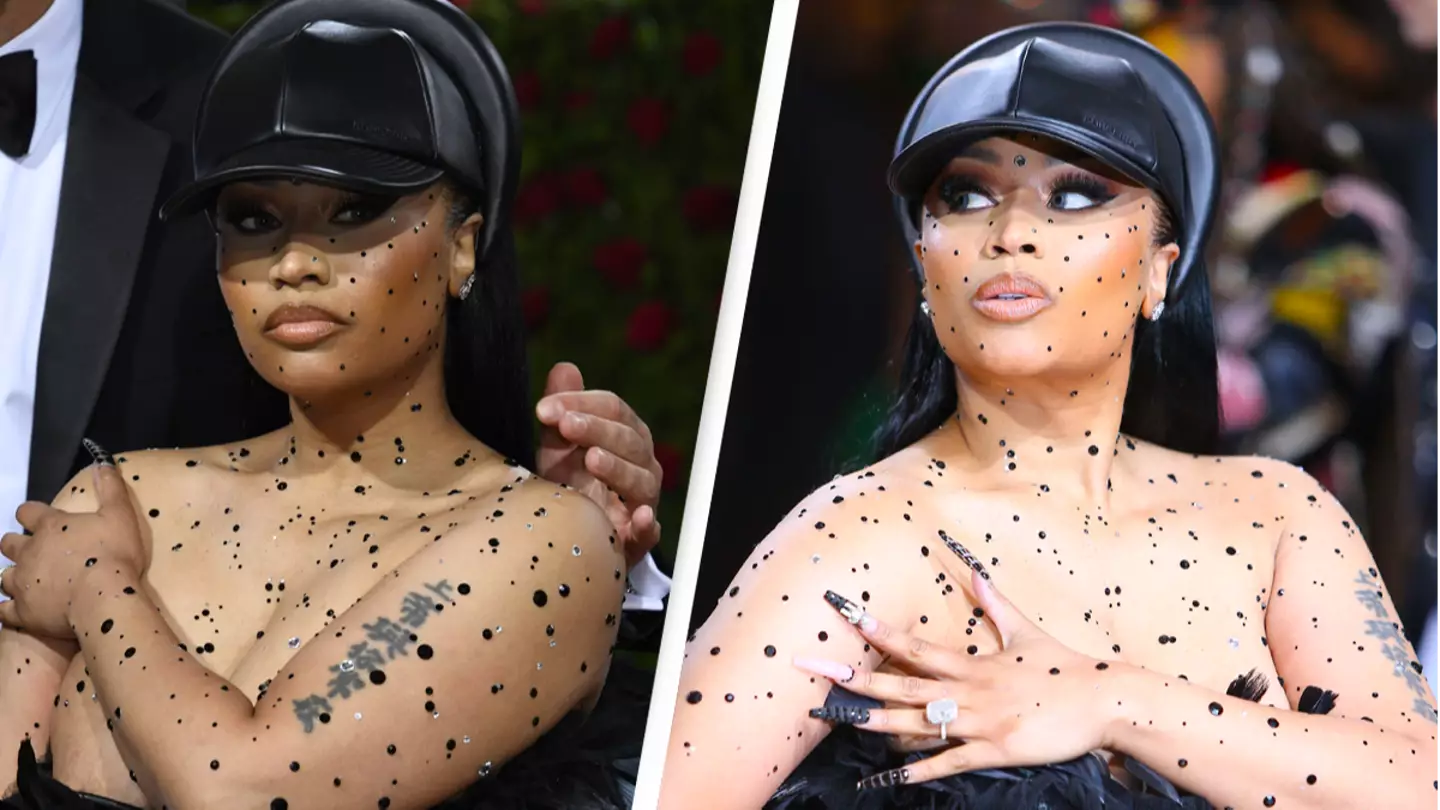 Nicki Minaj's Breasts Fall Out of Her Shirt During Concert - Nicki Minaj  Has Concert Wardrobe Malfunction