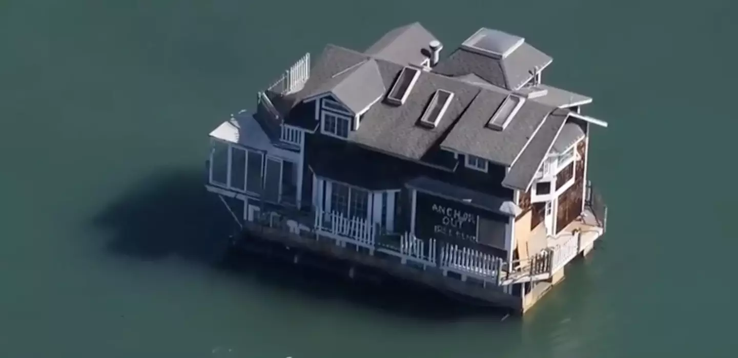 Mystery surrounding why there was a full-sized two-story house floating in San  Francisco Bay