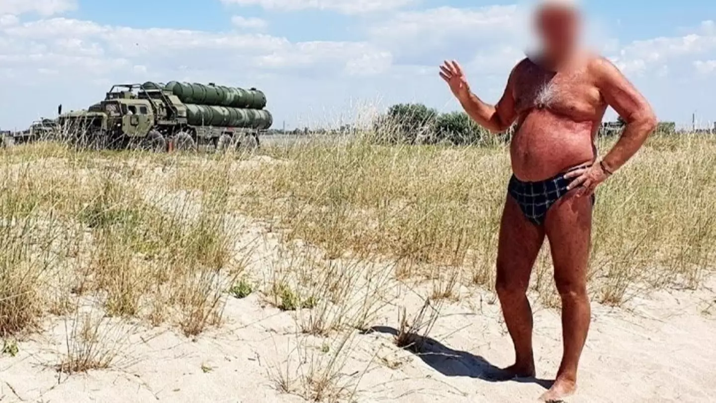 Russian tourist in swimming trunks accidentally gives away position of artillery to Ukraine