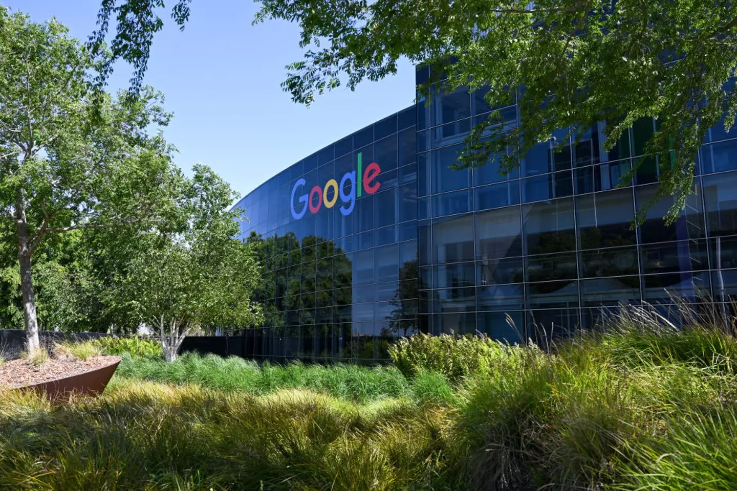 Google has to pay out a hefty sum. (Tayfun Coskun/Anadolu Agency via Getty Images)