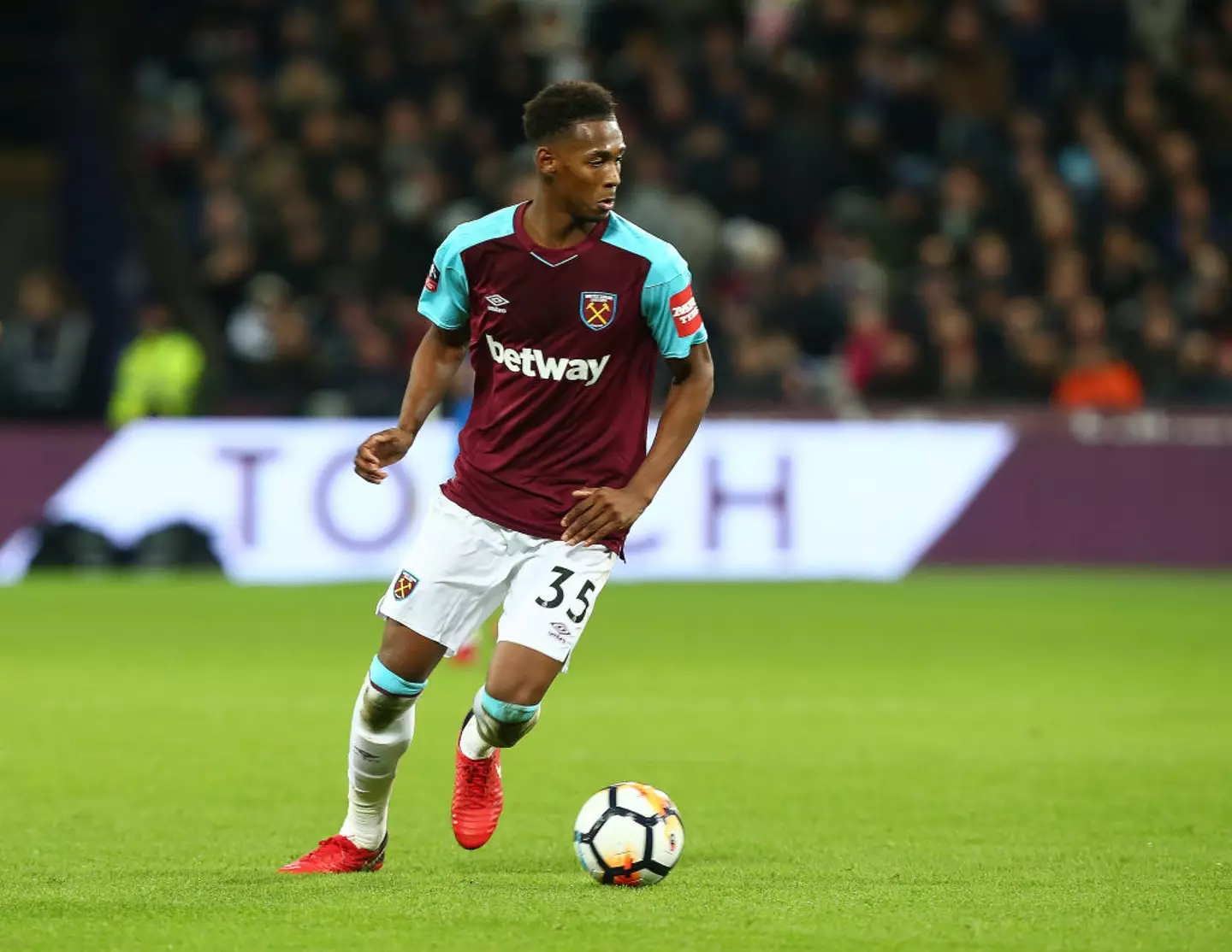Reece Oxford playing for West Ham (Image: Getty)