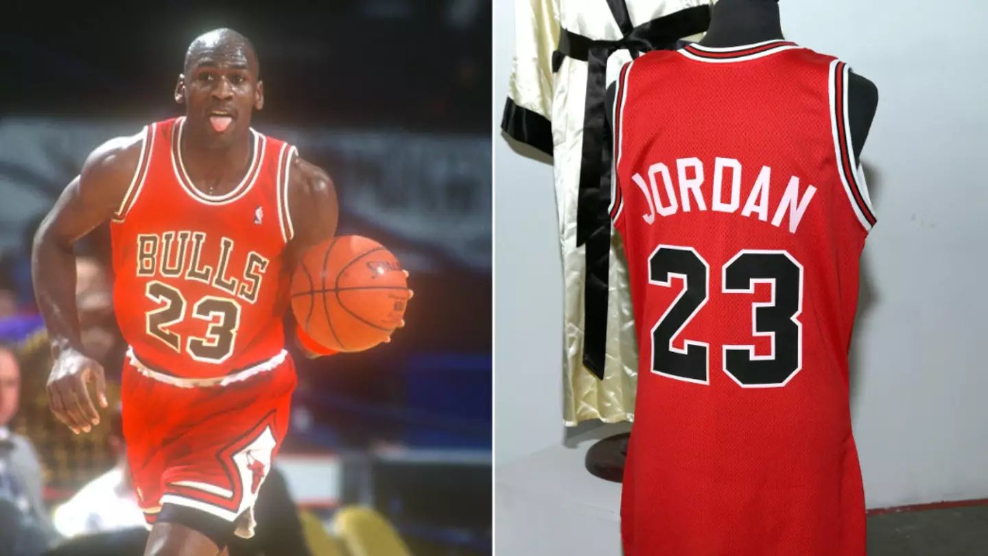Michael Jordan once made the Chicago Bulls lose $100,000 due to kit error