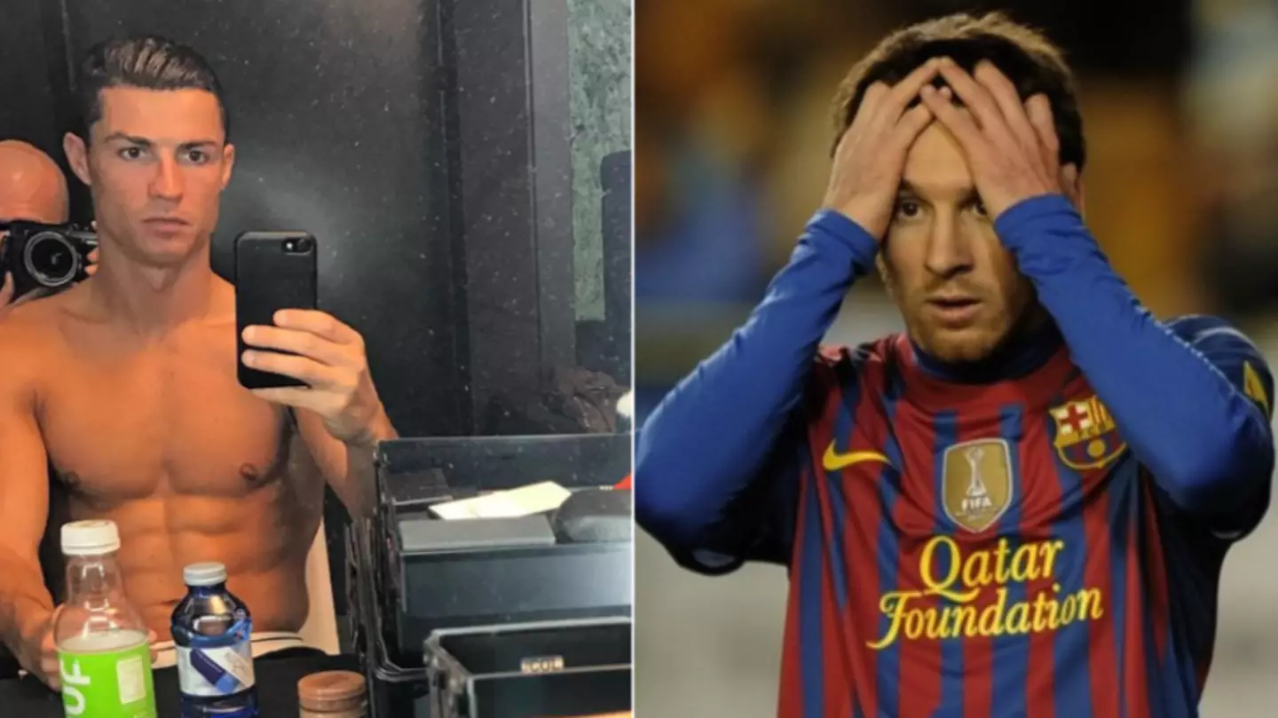 'Lionel Messi doesn't look like this' - a naked Cristiano Ronaldo made comment while looking in the mirror