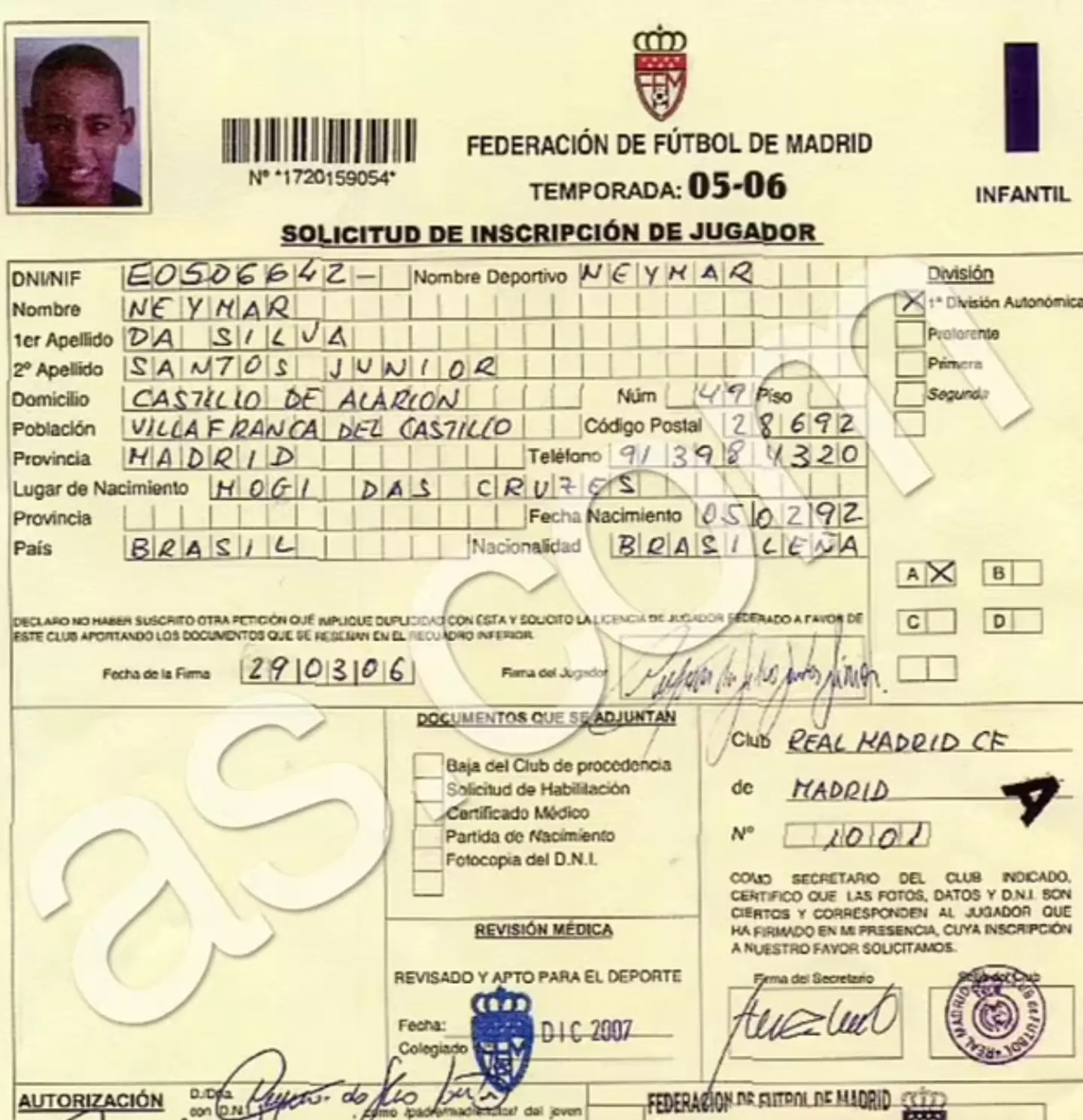 Neymar's registration form at Madrid features in the set of pictures (Image: AS)