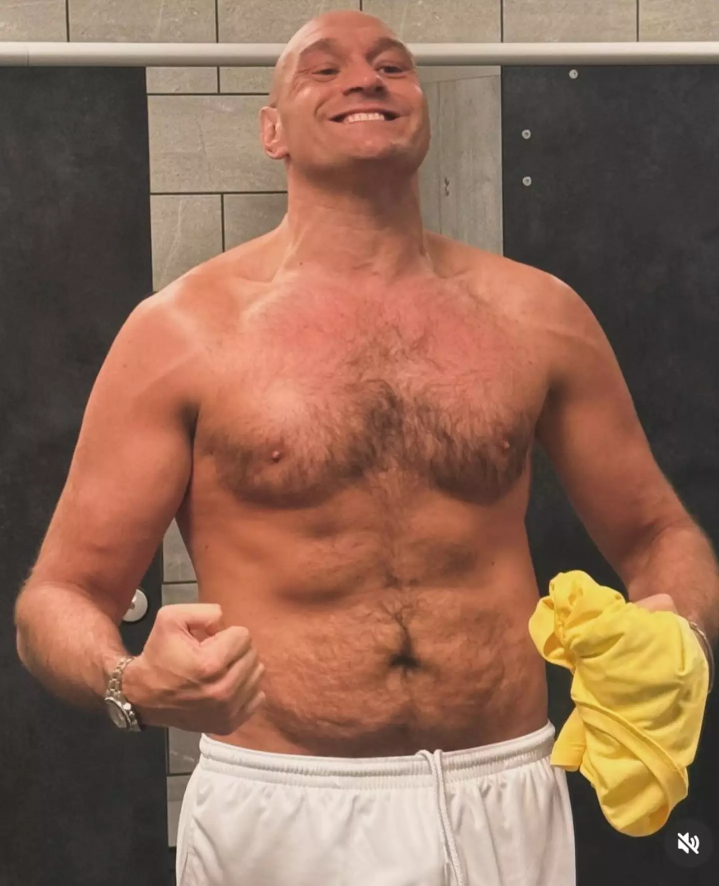 Tyson Fury has shown off his physique ahead of his fight against Oleksandr Usyk. Image: Tyson Fury